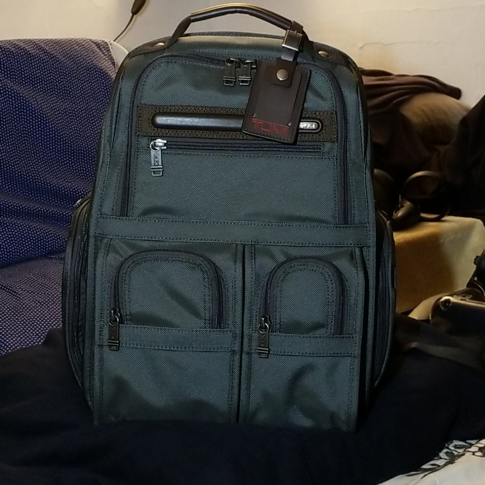 TumiT-Pass Business Class Brief Pack